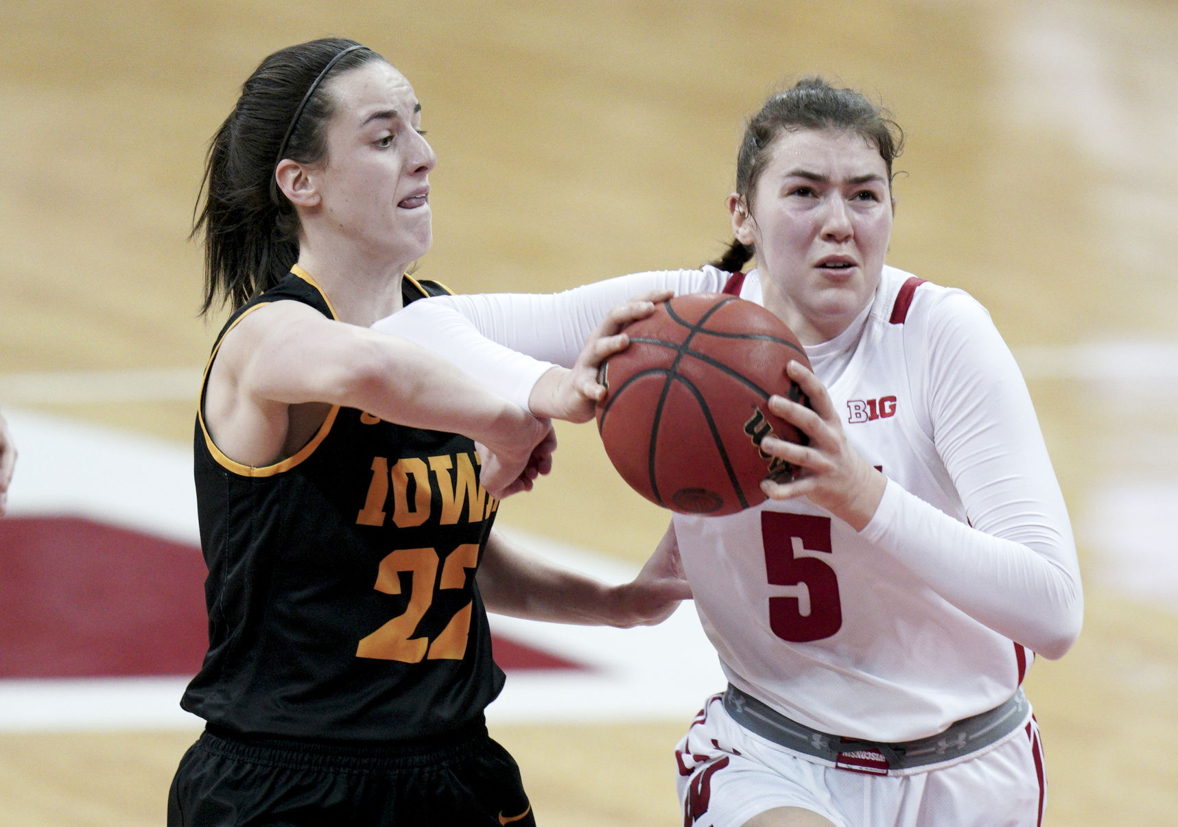 Iowa 84, UW 70